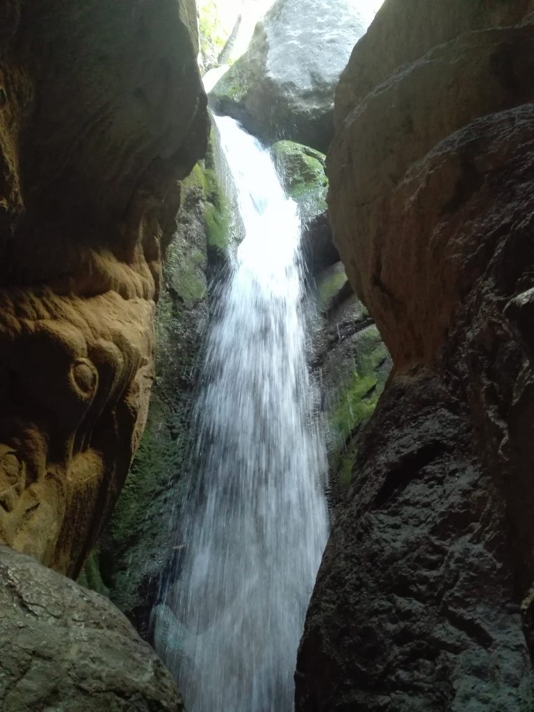 que hacer en sierra de cazorla, visita la cueva del agua, monumento natural de andalucia